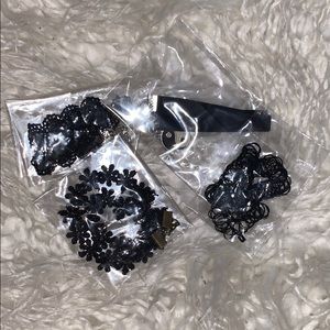 Set of 4 black chokers